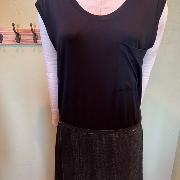 Soft jersey knit dress with sequins bottom - Picture 2 of 7